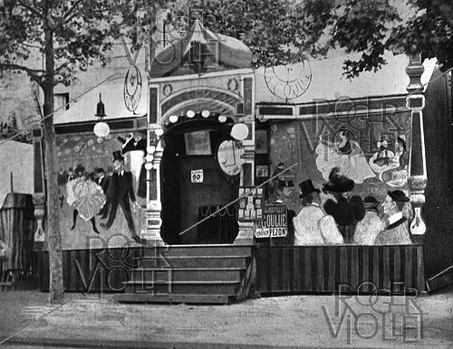 Roger-Viollet | 981716 | The Théâtre de La Goulue, decorated by Toulouse-Lautrec. | &copy; Albert Harlingue / Roger-Viollet