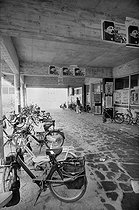 Roger-Viollet | 872051 | The Vincennes Faculty (Paris VIII), 1970. Photograph by Georges Kelaïditès (1932-2015). | &copy; Georges Kelaïditès / Roger-Viollet