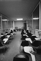 Roger-Viollet | 970165 | The Vincennes Faculty (Paris VIII). Audiovisual room, 1970. Photograph by Georges Kelaïditès (1932-2015). | &copy; Georges Kelaïditès / Roger-Viollet