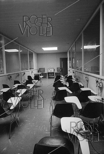 Roger-Viollet | 970165 | The Vincennes Faculty (Paris VIII). Audiovisual room, 1970. Photograph by Georges Kelaïditès (1932-2015). | &copy; Georges Kelaïditès / Roger-Viollet