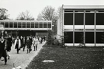 Roger-Viollet | 1538049 | Université de Vincennes (Val-de-Marne), 1969. Photographie de Janine Niepce (1921-2007). | &copy; Janine Niepce / BHVP / Roger-Viollet
