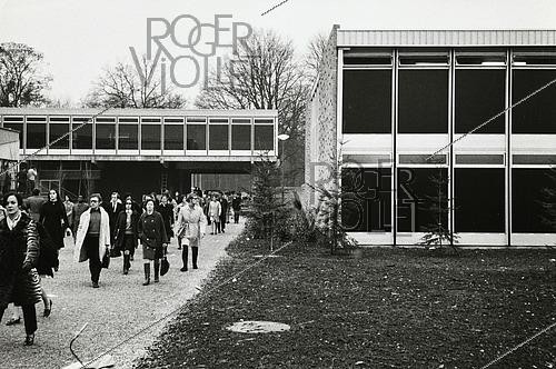 Roger-Viollet | 1538049 | Université de Vincennes (Val-de-Marne), 1969. Photographie de Janine Niepce (1921-2007). | &copy; Janine Niepce / BHVP / Roger-Viollet