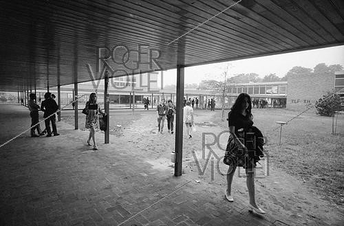 Roger-Viollet | 349581 | University of Vincennes. Faculty of Paris-VIII. Saint-Denis (France), 1970. Photograph by Georges Kelaïditès (1932-2015). | &copy; Georges Kelaïditès / Roger-Viollet