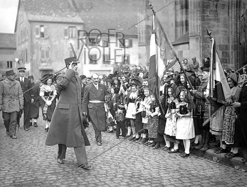 Roger-Viollet | 1421886 | World War II. Charles de Gaulle (1890-1970), French General and statesman. Rouffach (France), on February 12, 1945. Photograph from the collections of the French newspaper  France Soir . Bibliothèque historique de la Ville de Paris. | &copy; Fonds France-Soir / BHVP / Roger-Viollet