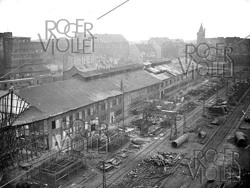 Roger-Viollet | 1422026 | World War II. Damage in Duisburg (Germany), on March 30, 1945. Photograph from the collections of the French newspaper  France Soir . Bibliothèque historique de la Ville de Paris. | &copy; Fonds France-Soir / BHVP / Roger-Viollet