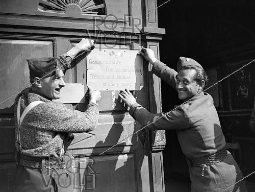 Roger-Viollet | 1421822 | World War II. Franco-Belgian military camp. Würzburg (Germany), on April 13, 1945. Photograph from the collections of the French newspaper  France Soir . Bibliothèque historique de la Ville de Paris. | &copy; Fonds France-Soir / BHVP / Roger-Viollet