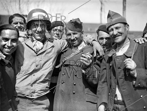 Roger-Viollet | 1421831 | World War II. Liberation of a camp of prisoners of war. Kitzingen (Germany), on April 13, 1945. Photograph from the collections of the French newspaper  France-Soir . Bibliothèque historique de la Ville de Paris. | &copy; Fonds France-Soir / BHVP / Roger-Viollet