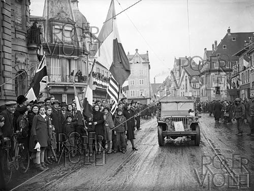 Roger-Viollet | 1421832 | World War II. Liberation of Colmar (France), on February 8, 1945. Photograph from the collections of the French newspaper  France-Soir . Bibliothèque historique de la Ville de Paris. | &copy; Fonds France-Soir / BHVP / Roger-Viollet